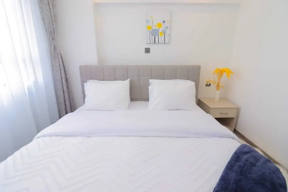 Lux Suites City Oasis Apartments