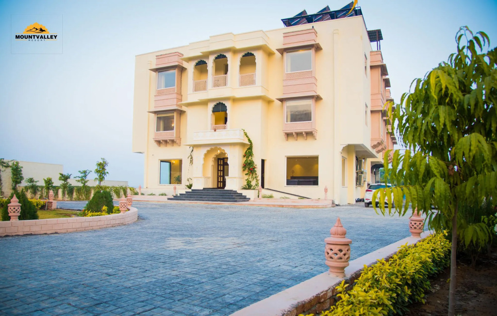 WelcomHeritage Mount Valley Resort Ranthambore