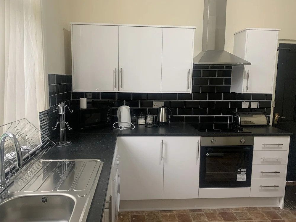 6 Bedroom Chorlton Townhouse