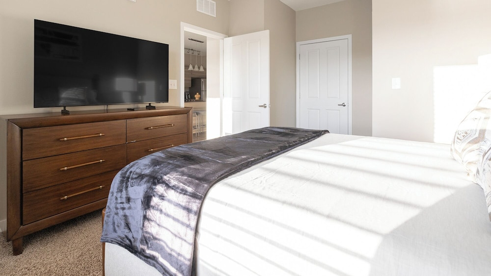 Landing Amazing 1bd, Gym, Yoga Studio