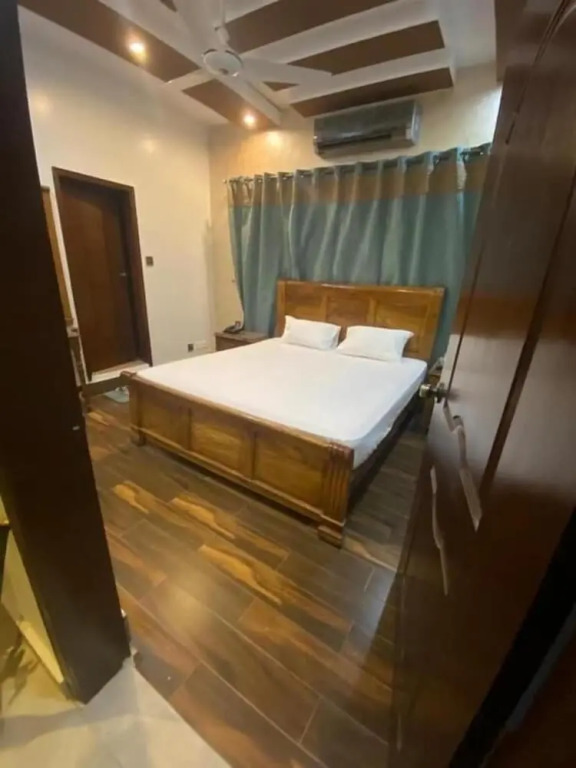 Karachi Elet Business Hotel