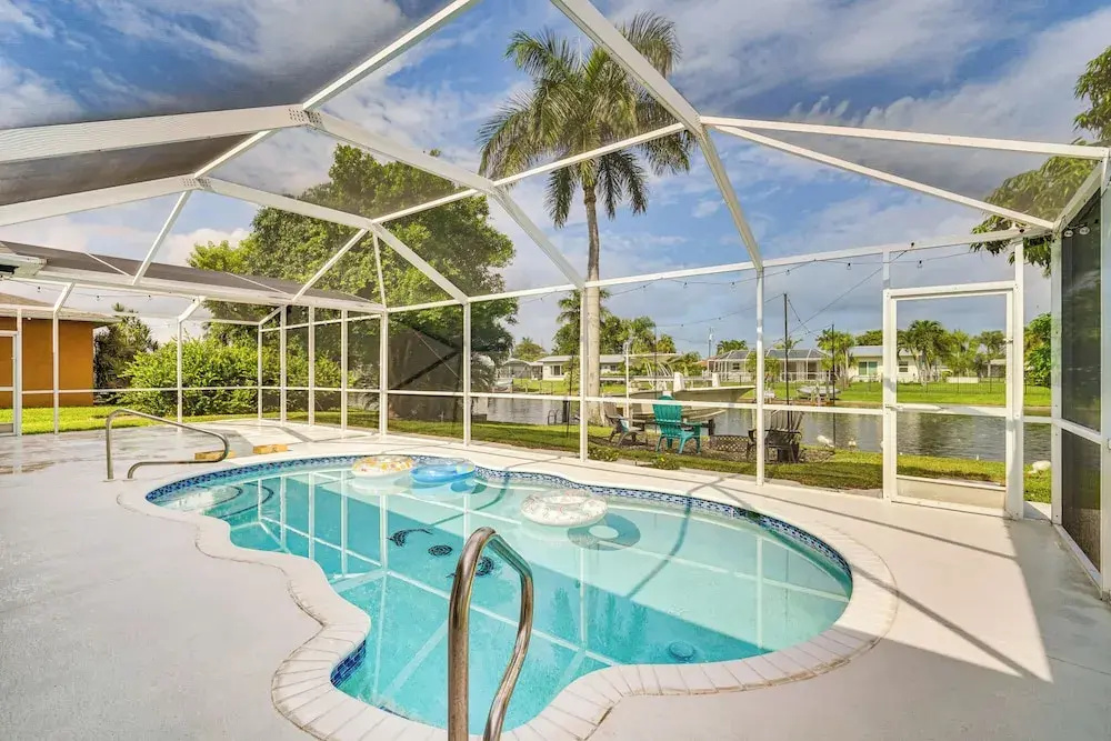 3 Mi to Yacht Club Beach: Family Escape w/ Dock!