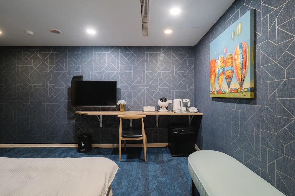 406 Inn — Female Dormitory (отель для женщин)