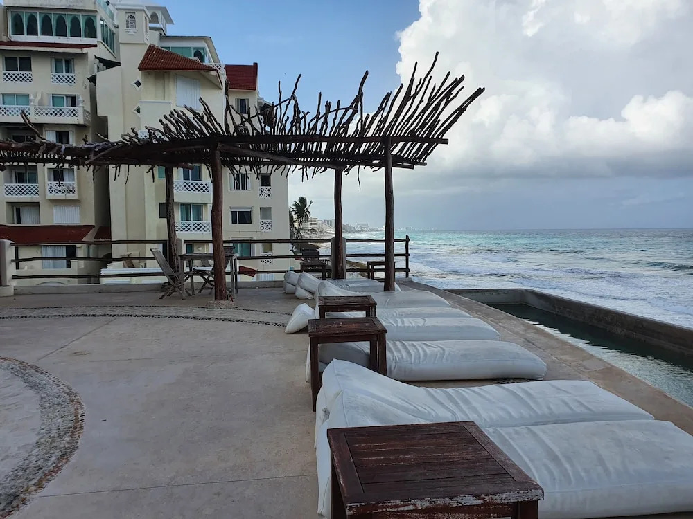 Cancun Plaza Condo Mexico