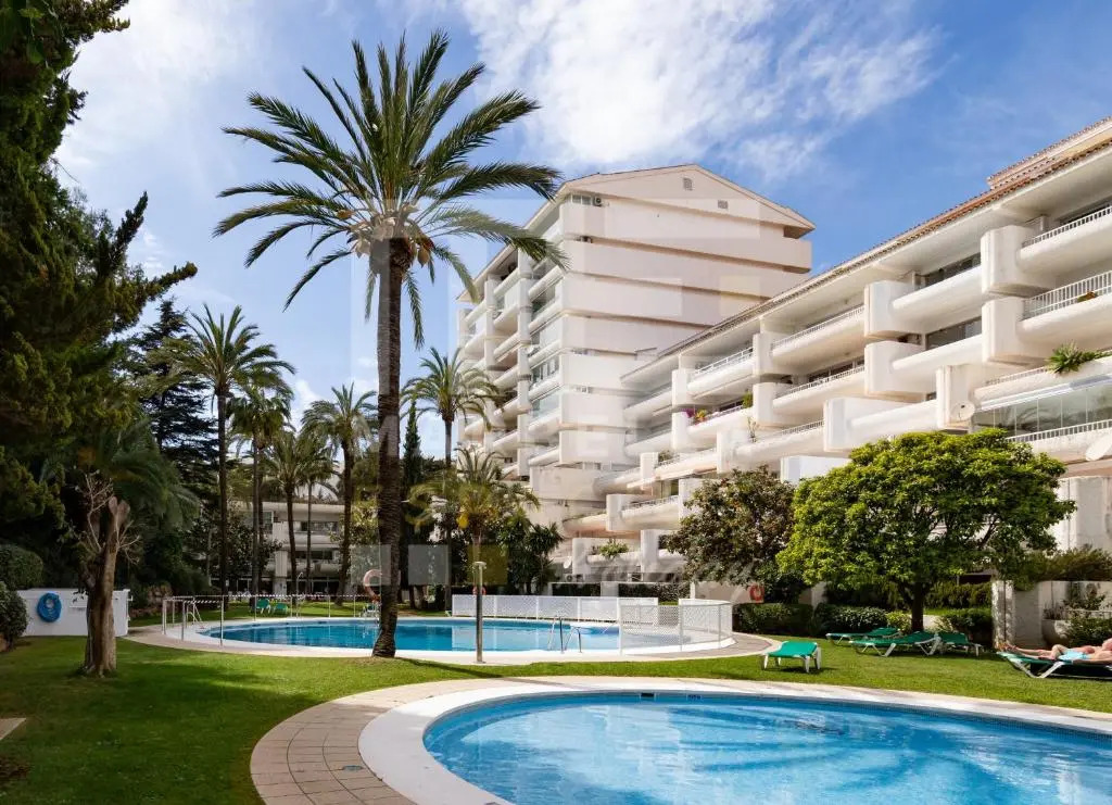751, Renovated 1 Bedroom Apartment, Second Line Of The Beach, Wifi, Parking