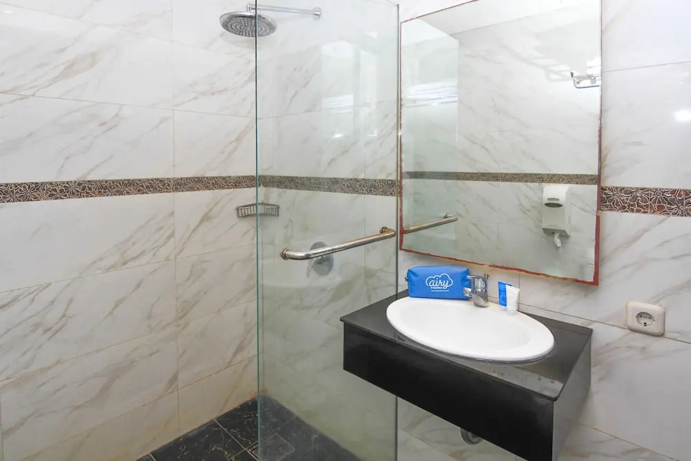 巴厘岛登巴萨艾里萨努尔新路伍拉赖402号酒店(Airy Sanur Bypass Ngurah Rai 402 Bali)