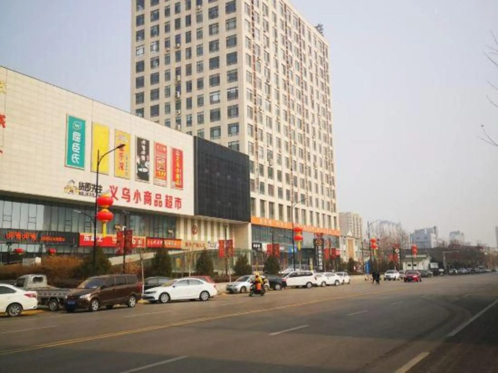 Fenni Music Video Hotel