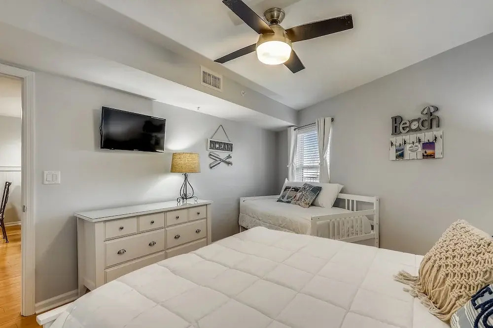 Seacrest 206 is a gorgeous Gulf Front2 BR with Free Beach Service for 2 by RedAwning