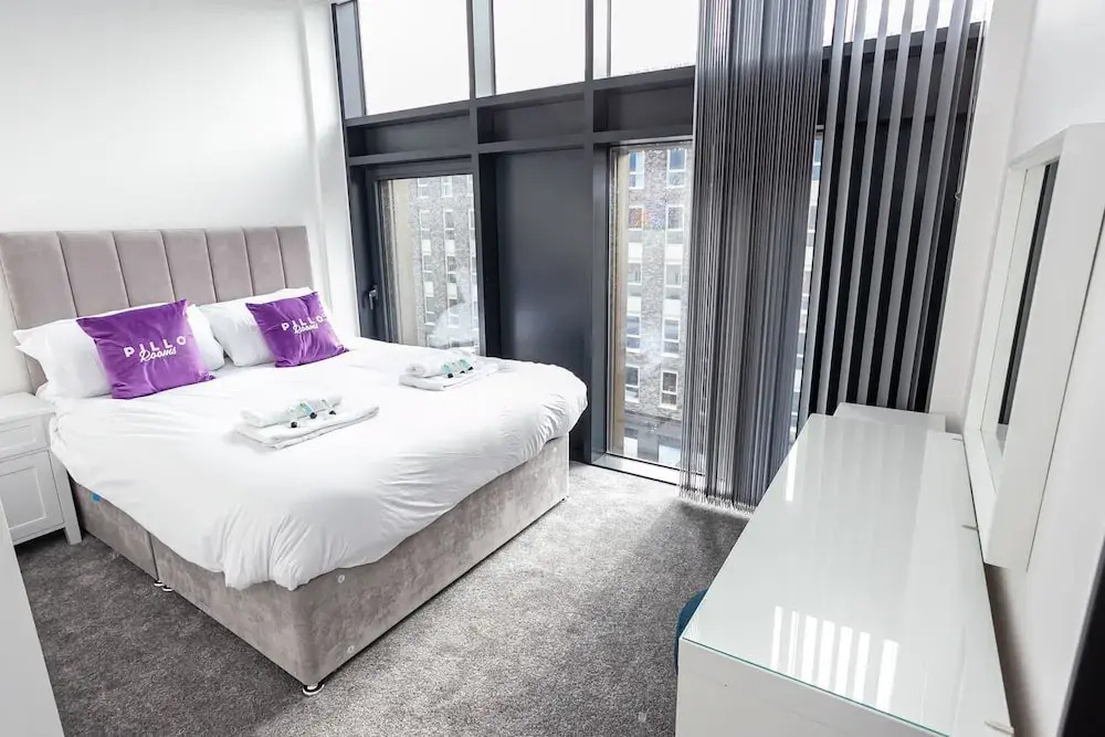 Spacious Two Bedroom Penthouse in MCR City Centre