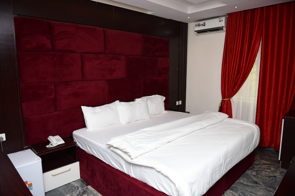 Perly Gate Residence Uyo