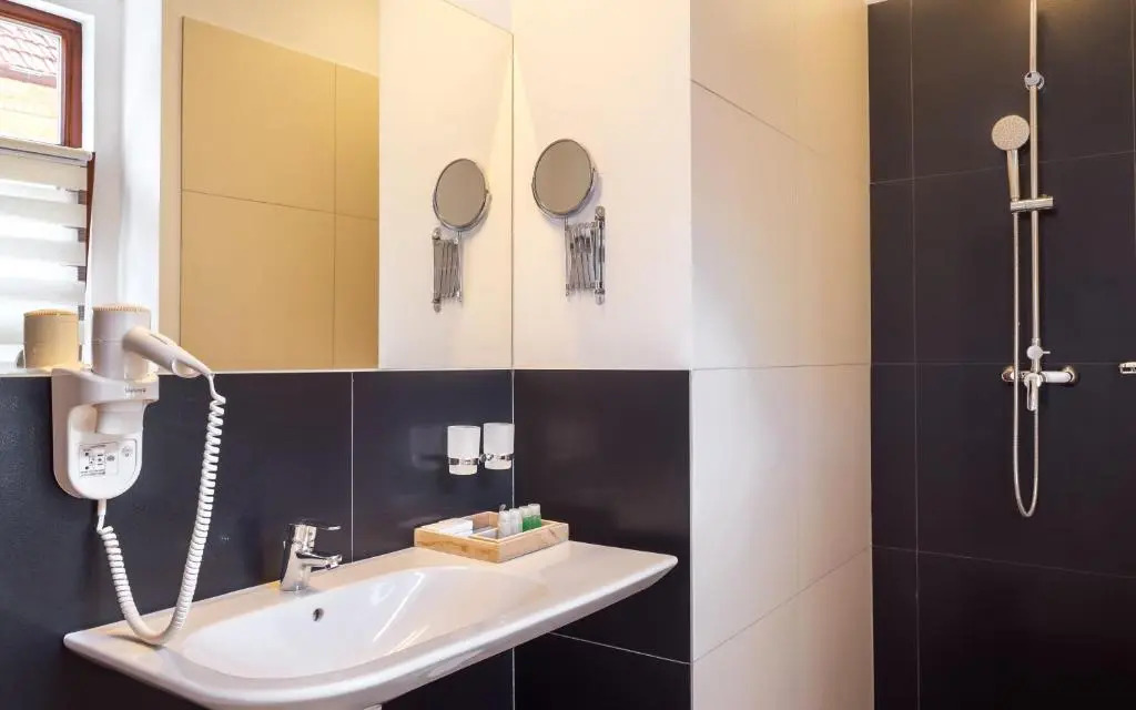 Antler Boutique Hotel