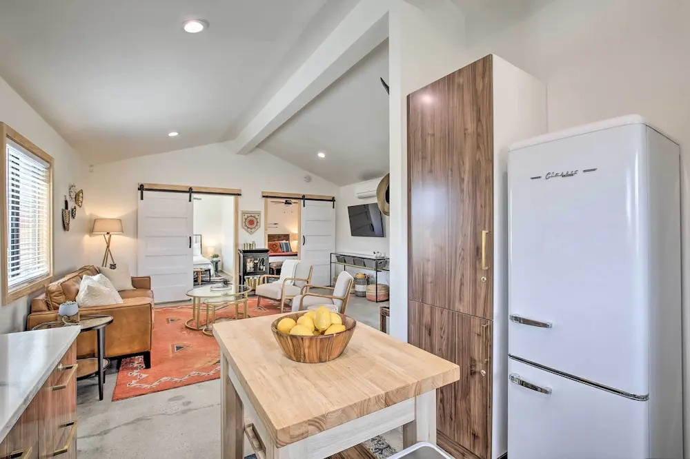 Modern Joshua Tree Bungalow With Fire Pit & Bbq!