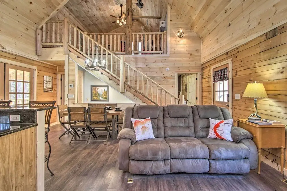 'the Phoenix' Cabin w/ Hot Tub in Gatlinburg!