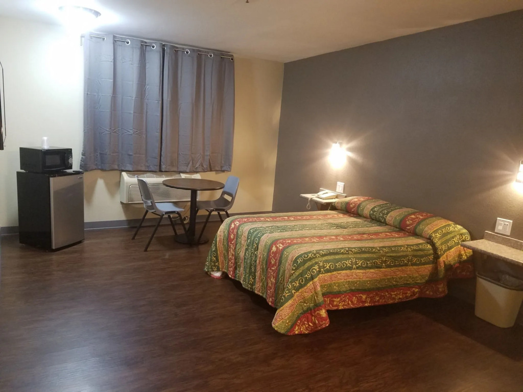 Travel Time Motel