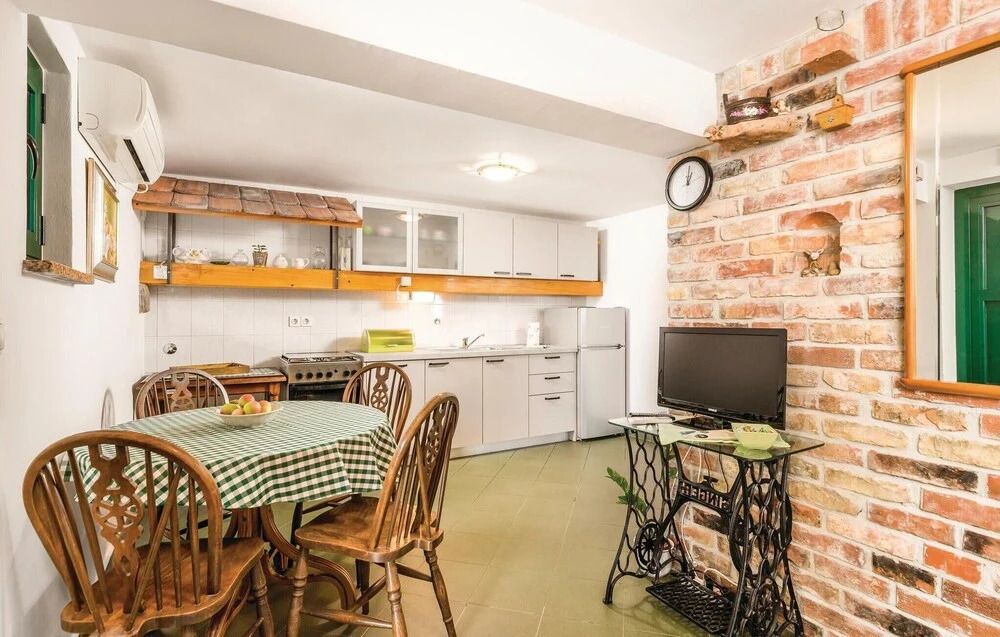 Amazing Home in Lovran With Wifi and 1 Bedrooms