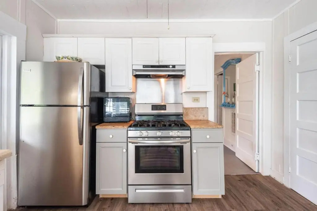 808 E Ashley - The Board and Batten - 3 Bedrooms near Ocean