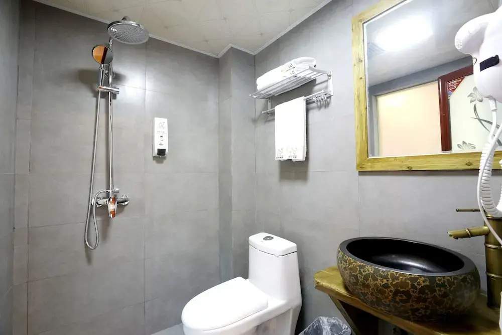 Memory of Xiangxi Humanities Theme Inn