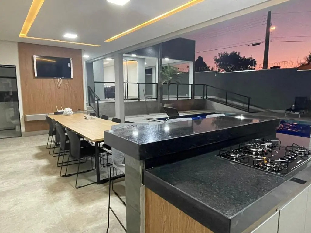 Casa aconchegante com 3 quartos com piscina - Sem roupas de cama e banho, pets sujeito a taxa extra