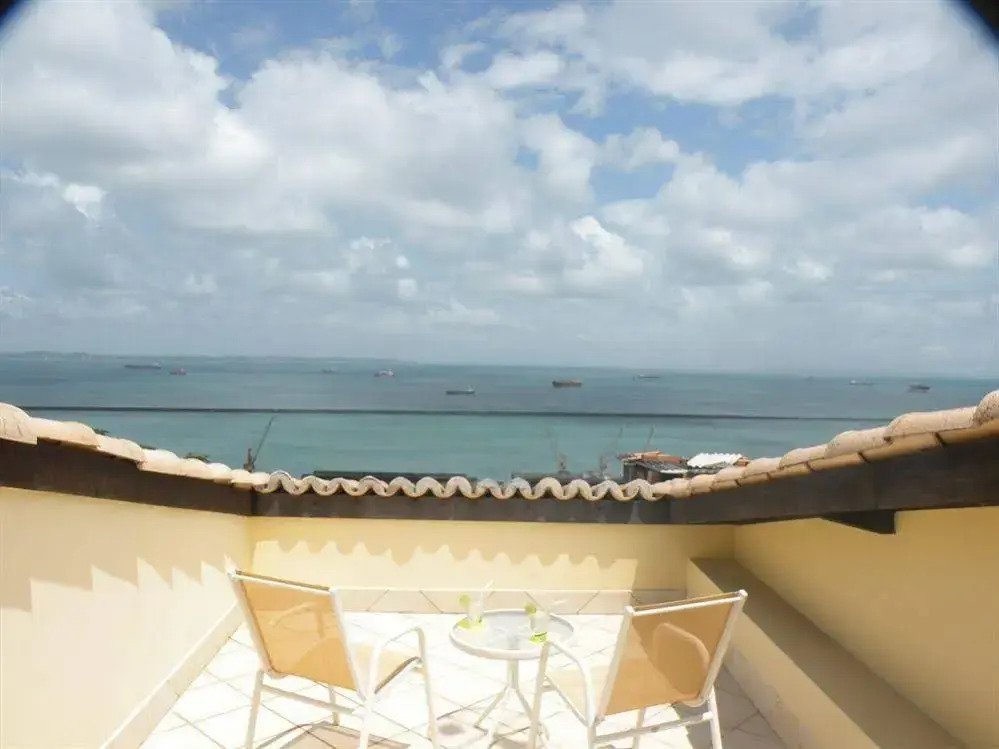 Solar do Carmo Suites & Apartments