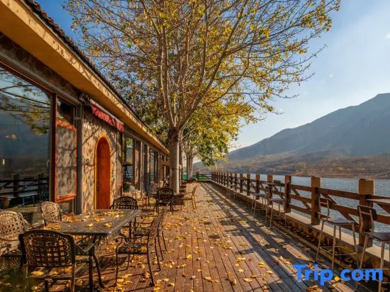 Hiiinn Coffee·Lake View Homestay
