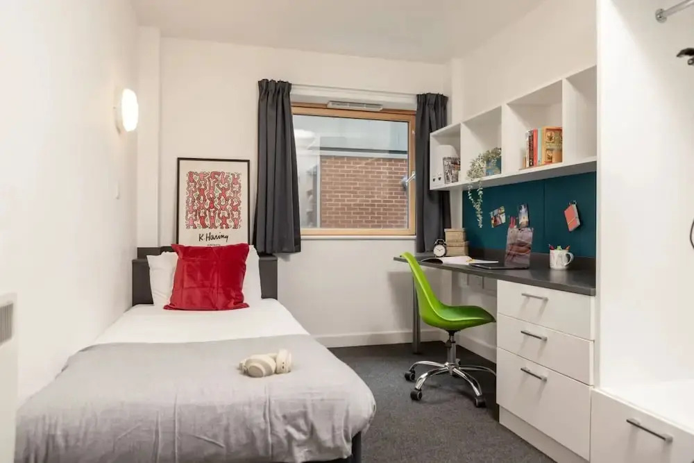 Fitzroy Court near Luton Airport