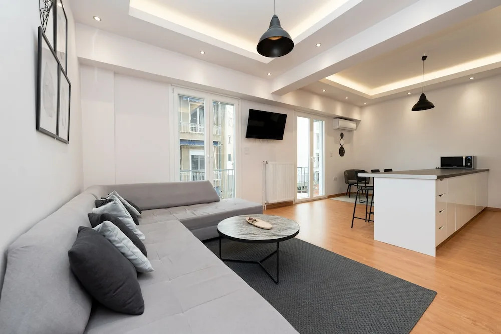 Modern Family Apartment near Acropolis