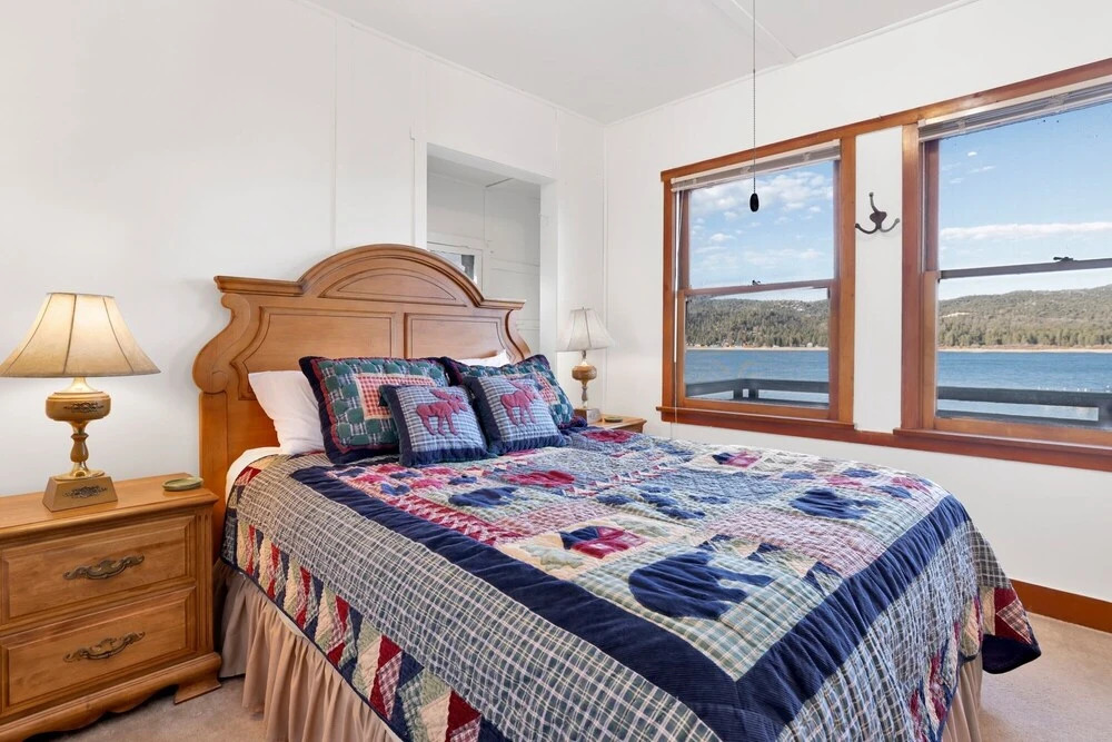 2213-lazy Days 3 Bedroom Home by Redawning