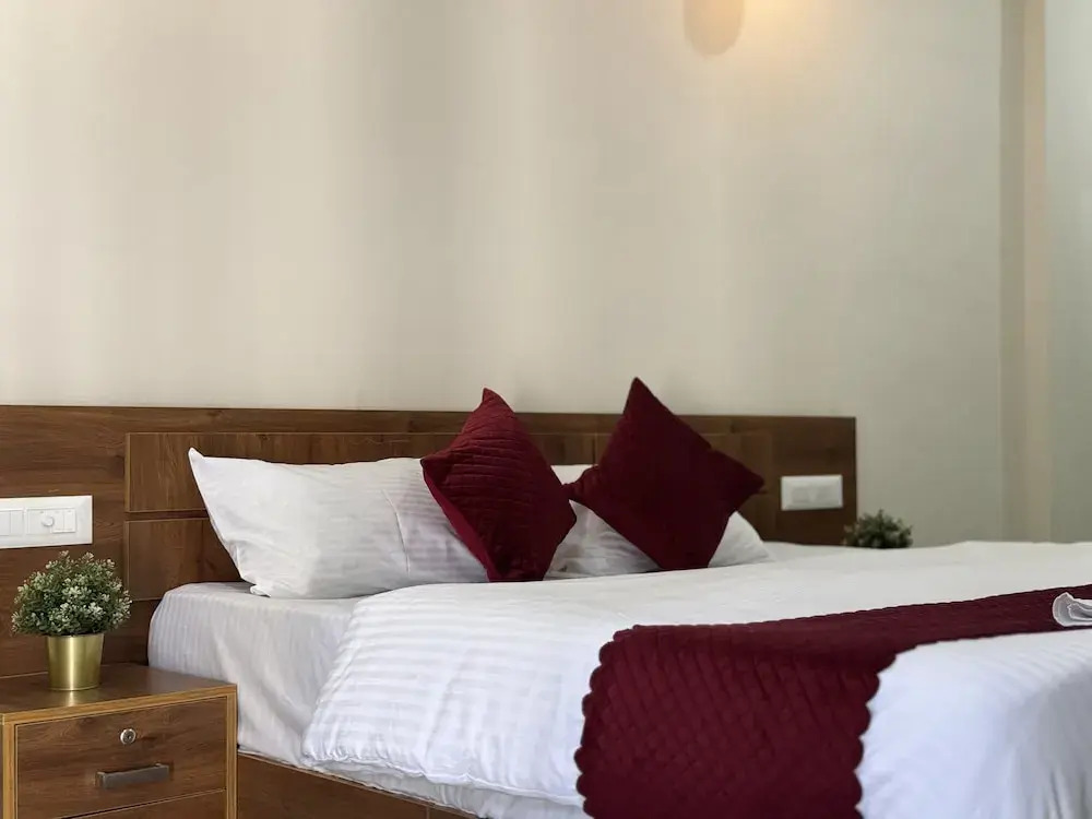 Thamarassery INN luxury and budget Rooms