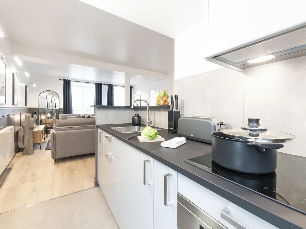 Luxury 4BDR Le Marais I by Livinparis