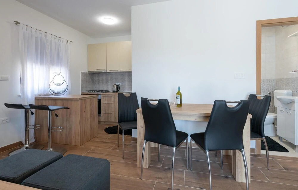 Awesome Home In Nedescina