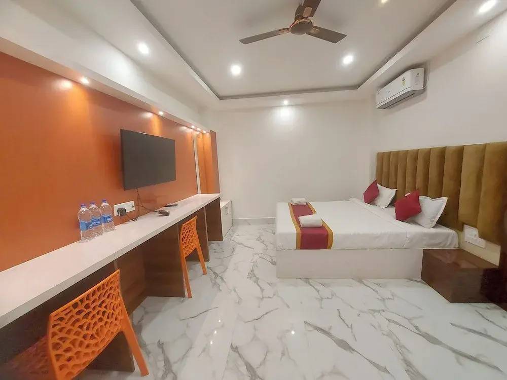 Hotel MJR - Free Pickup and Drop Temple, Sea Beach & Puri Railway Station