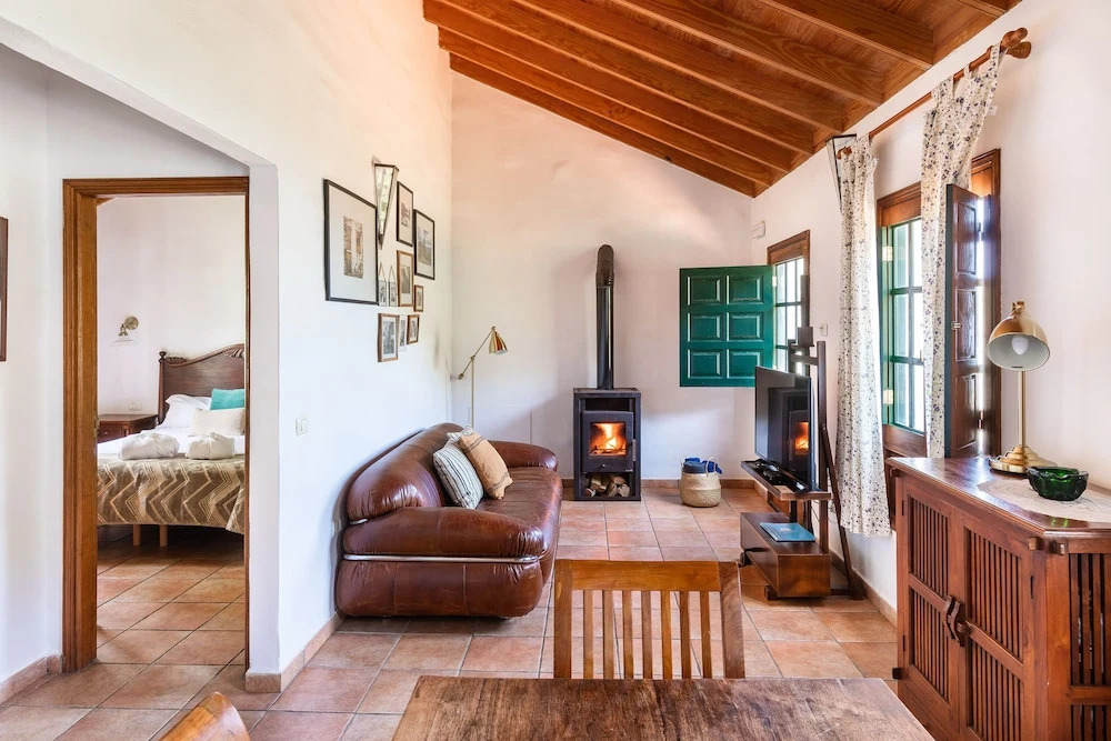 Aragon House