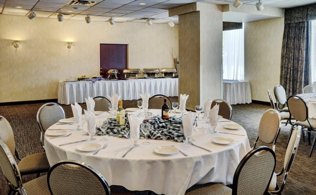 Embassy Suites By Hilton Toronto Airport