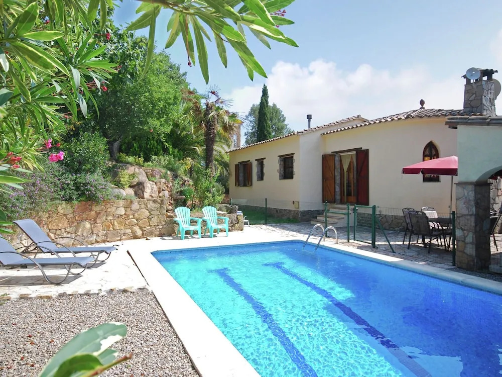 Lovely Detached Villa with Private Swimming Pool in Calonge near Beach