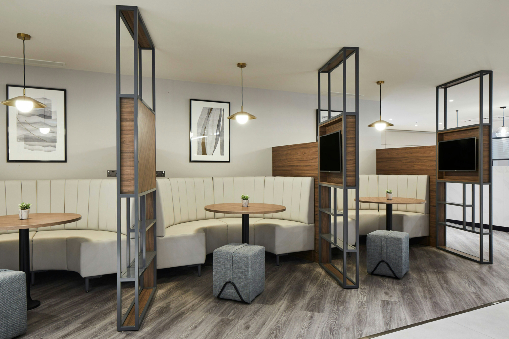 Courtyard by Marriott London Heathrow Airport