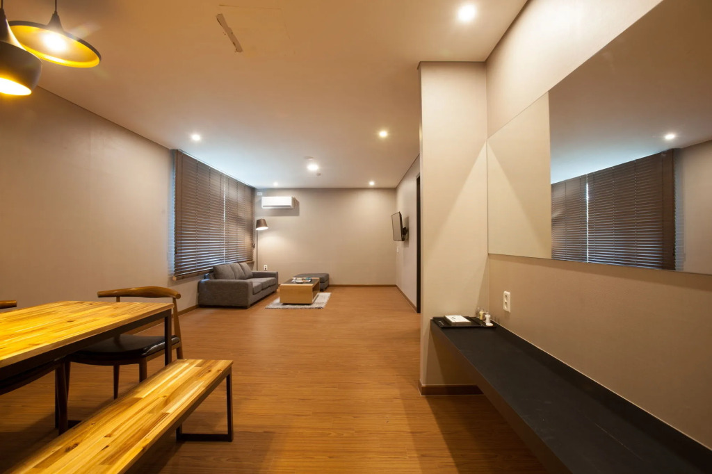 Hotel Two-Y