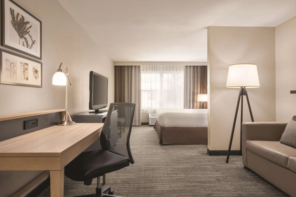 Country Inn & Suites by Radisson, Dubuque, IA