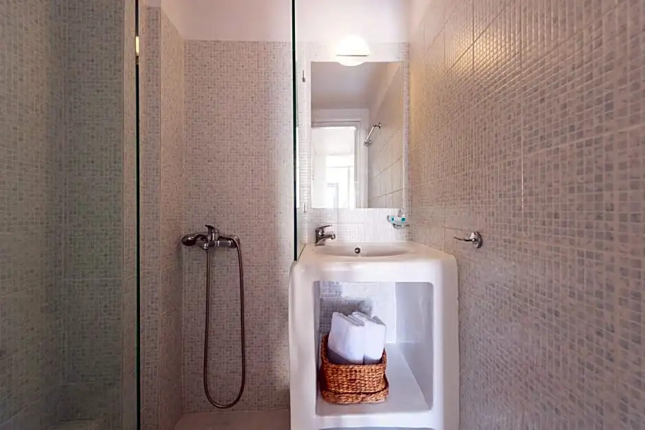 Red Cliff Villa 2bedroom villa with caldera view and plunge pool