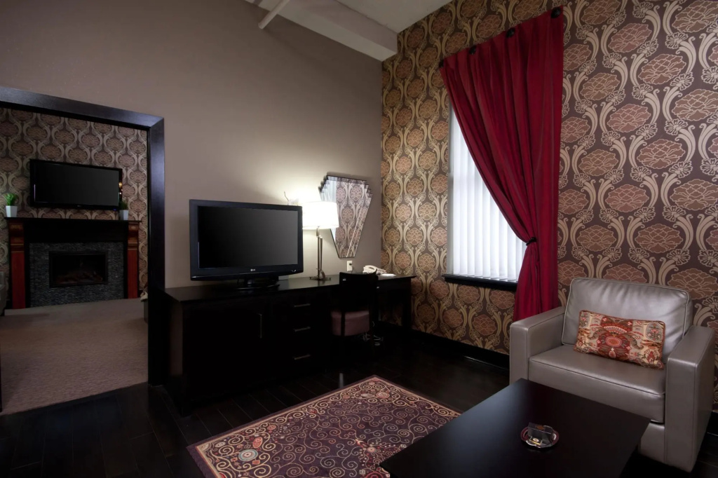 The Giacomo Niagara Falls NY, an Ascend Collection Hotel