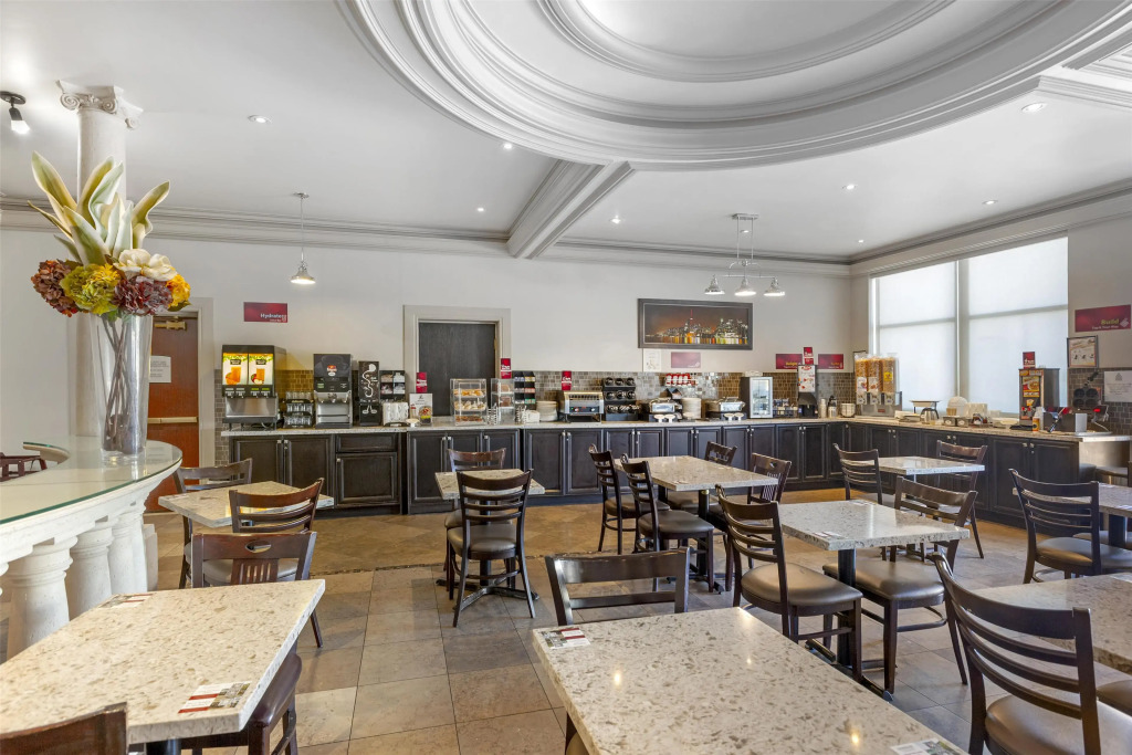 Best Western Plus Travel Hotel Toronto Airport