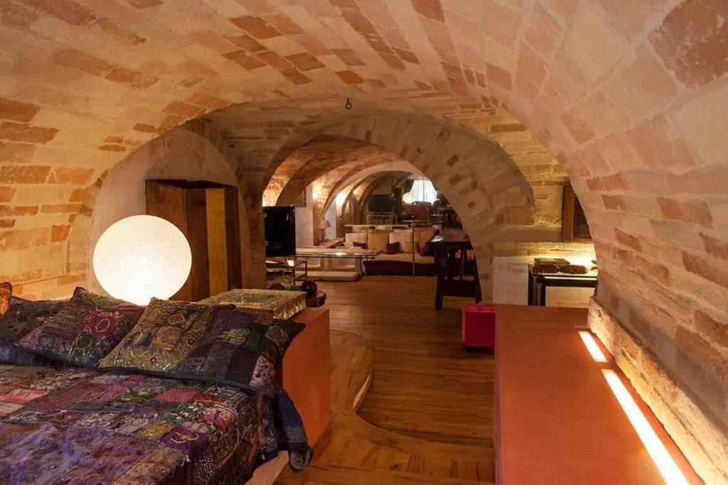 MarcheAmore - Bottega di Giacomino for art lovers, with private courtyard