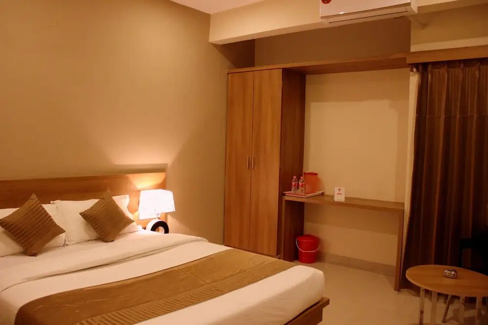 OYO 6447 Samasth Rooms And Suites