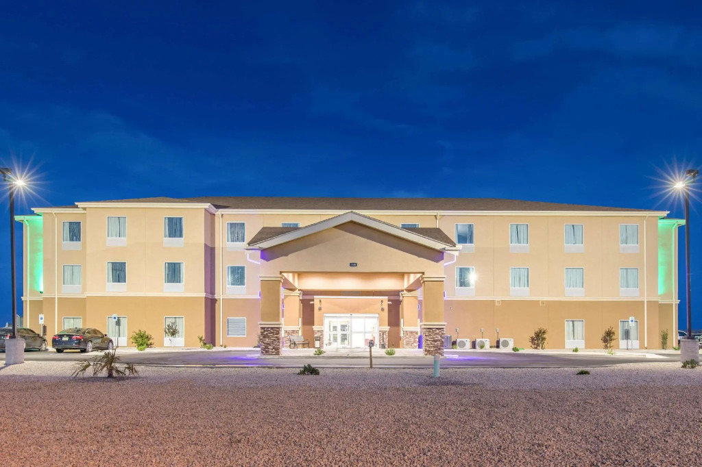 Quality Inn & Suites Carlsbad Caverns Area