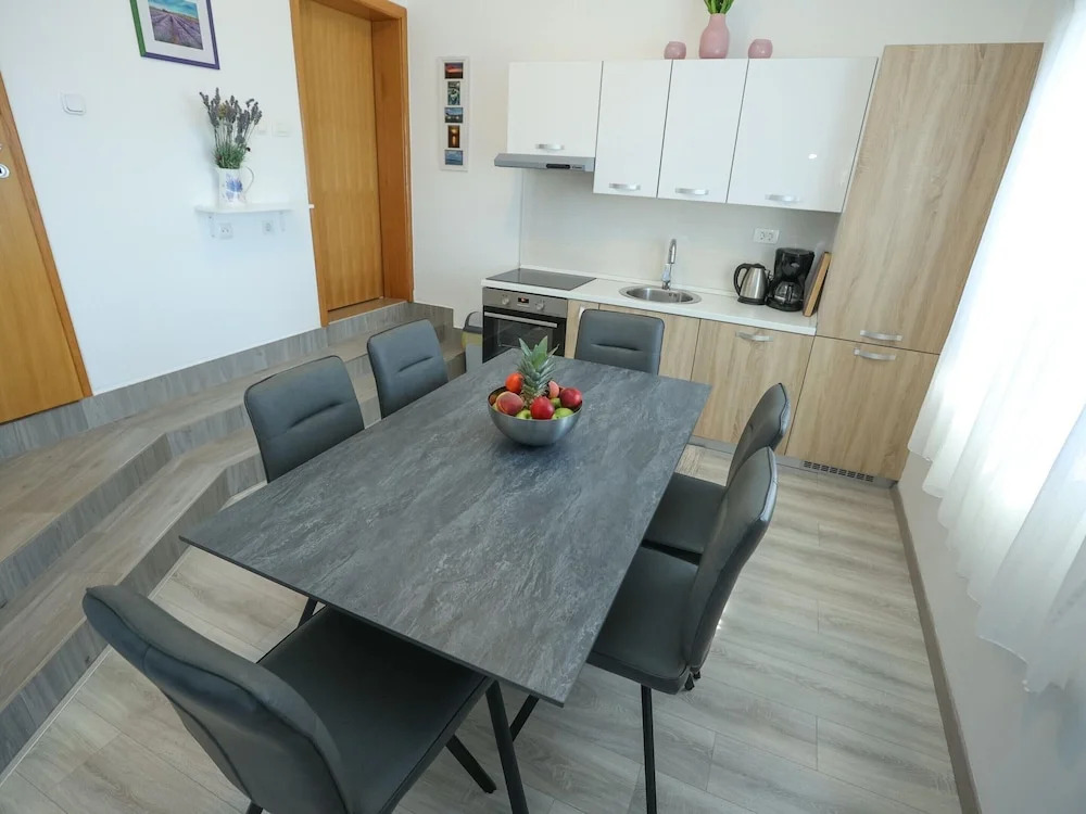Luxury Apartment with heated pool in Starigrad