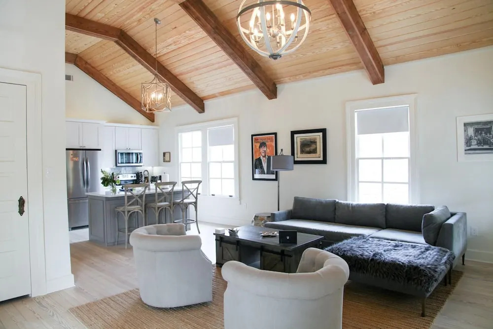 Laissez-faire Lounge on Magazine