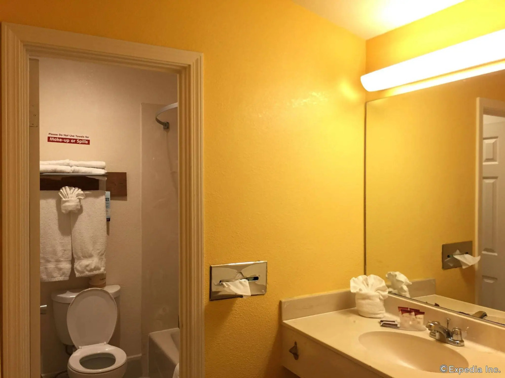 Anaheim Discovery Inn and Suites