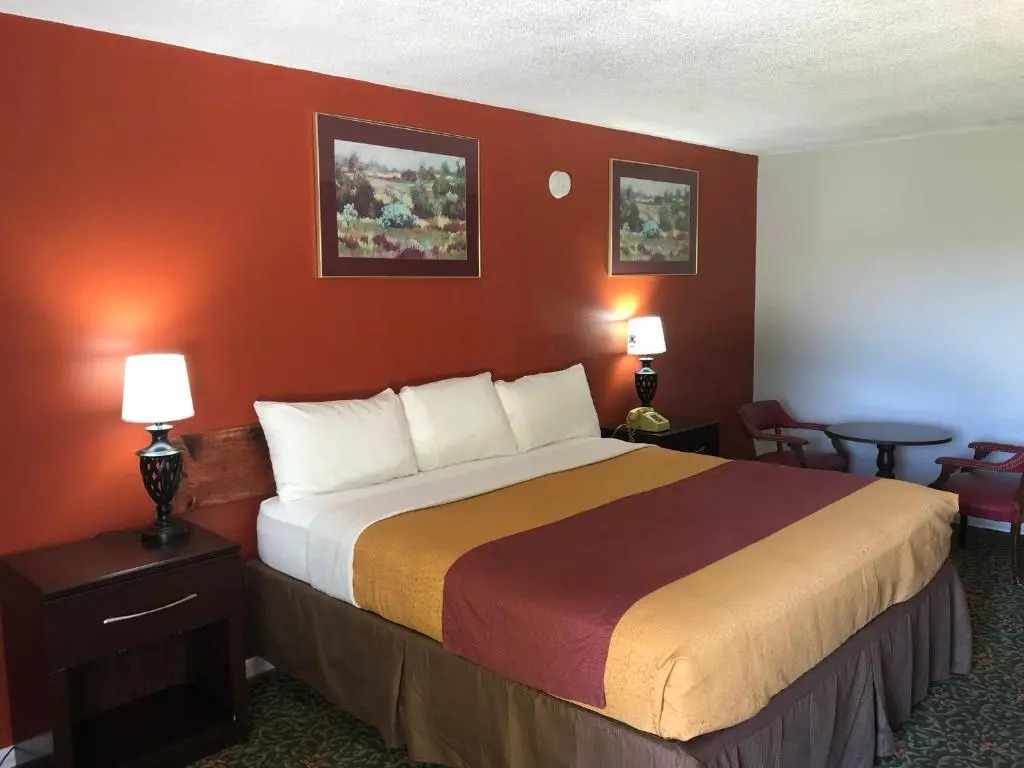 Budget Host Inn