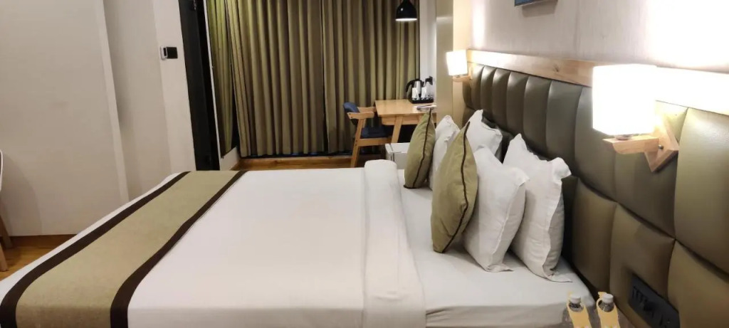 THE M HOTEL