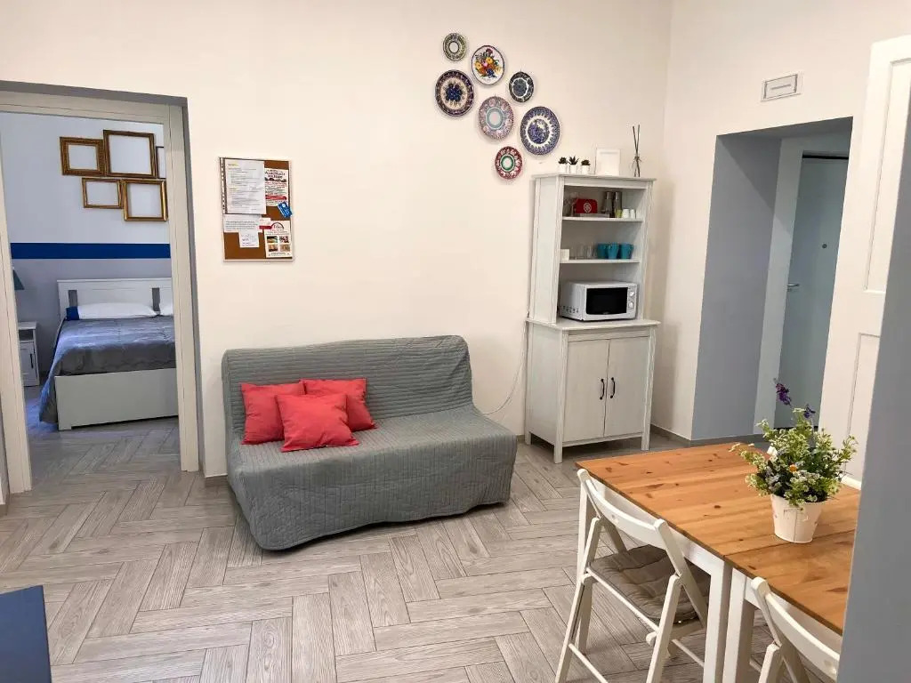 Vico Longo 25 - Ensuit flat in the heart of Naples