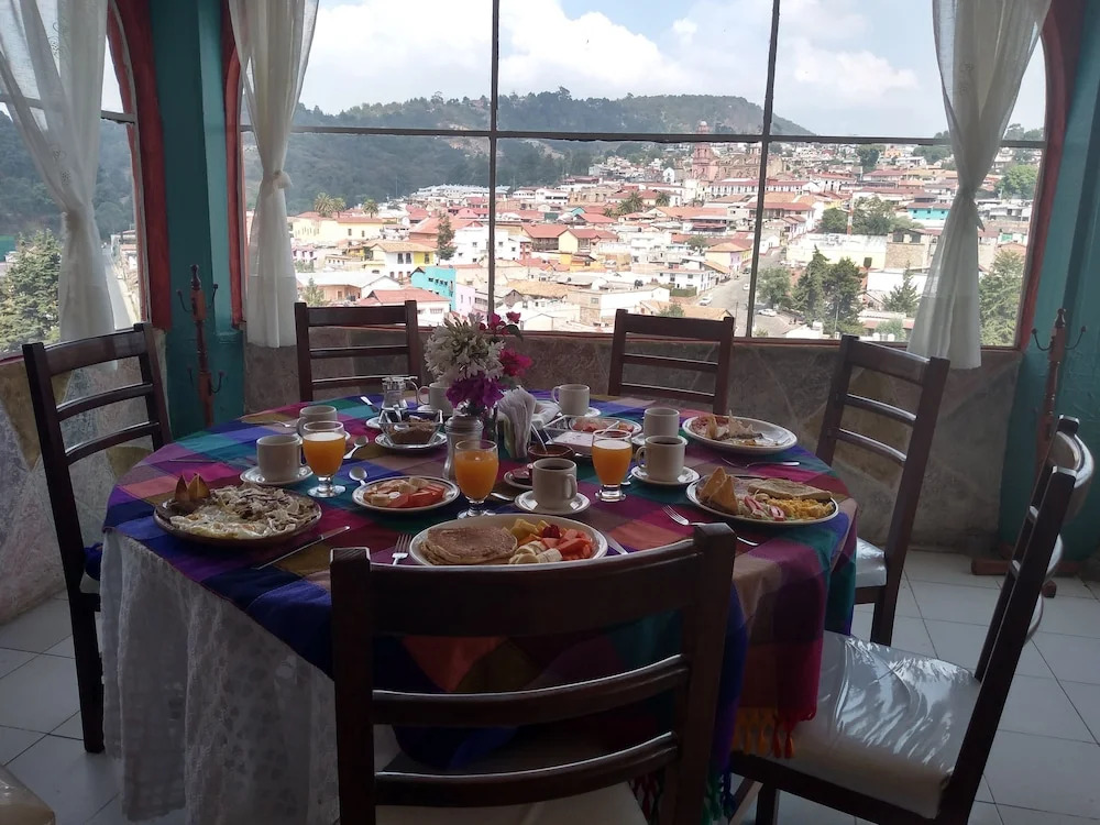 Hotel Los Arcos